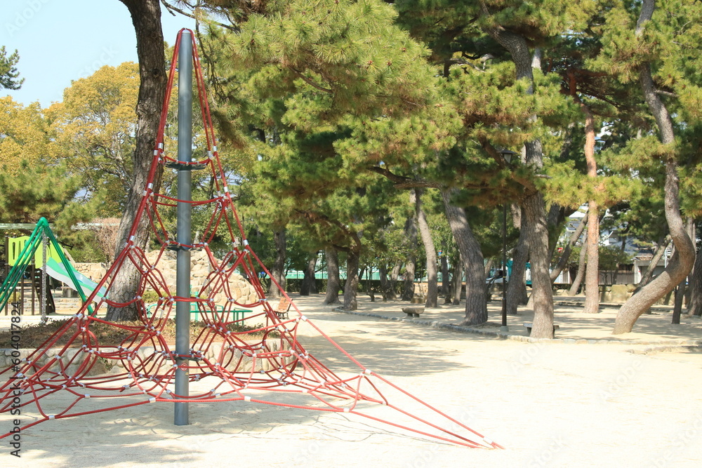日本の公園:松林がある芦屋公園(兵庫県芦屋市) StockFoto Adobe Stock