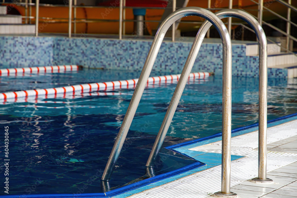 Handrails and steps for safe descent into the pool. Handrails and steps for safe descent into the pool.
