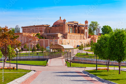 Hazrat Khizr Mosque in Samarkand photo