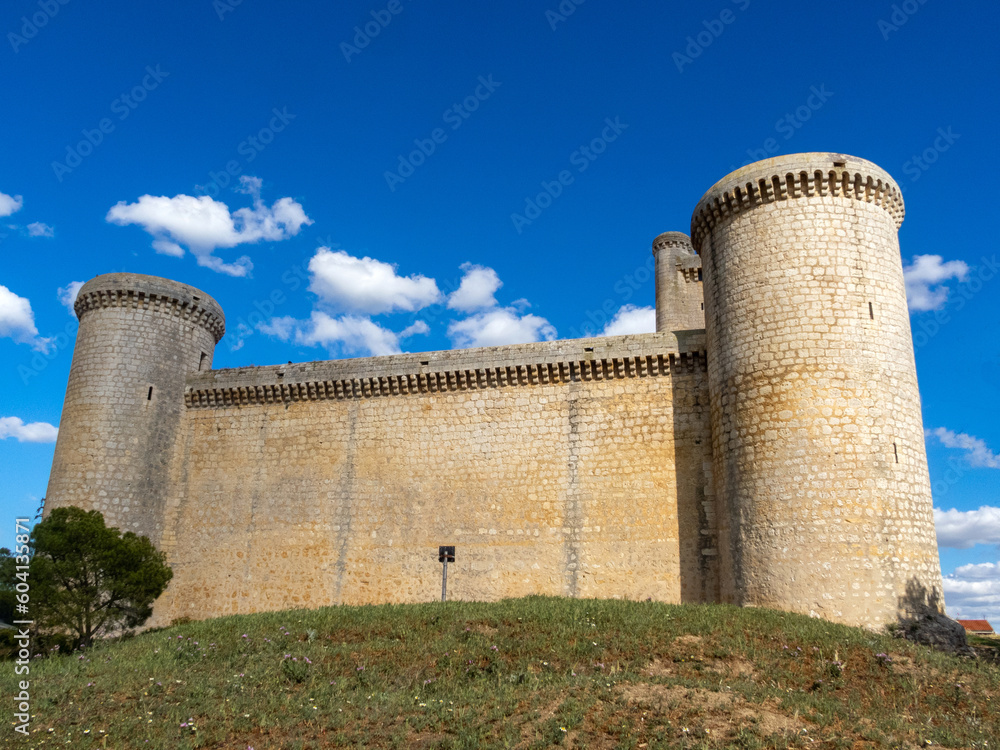 Castillo de Torrelobatón (siglo XIII). Fue declarado Patrimonio Histórico en 1949. Valladolid, Castilla y León, España.