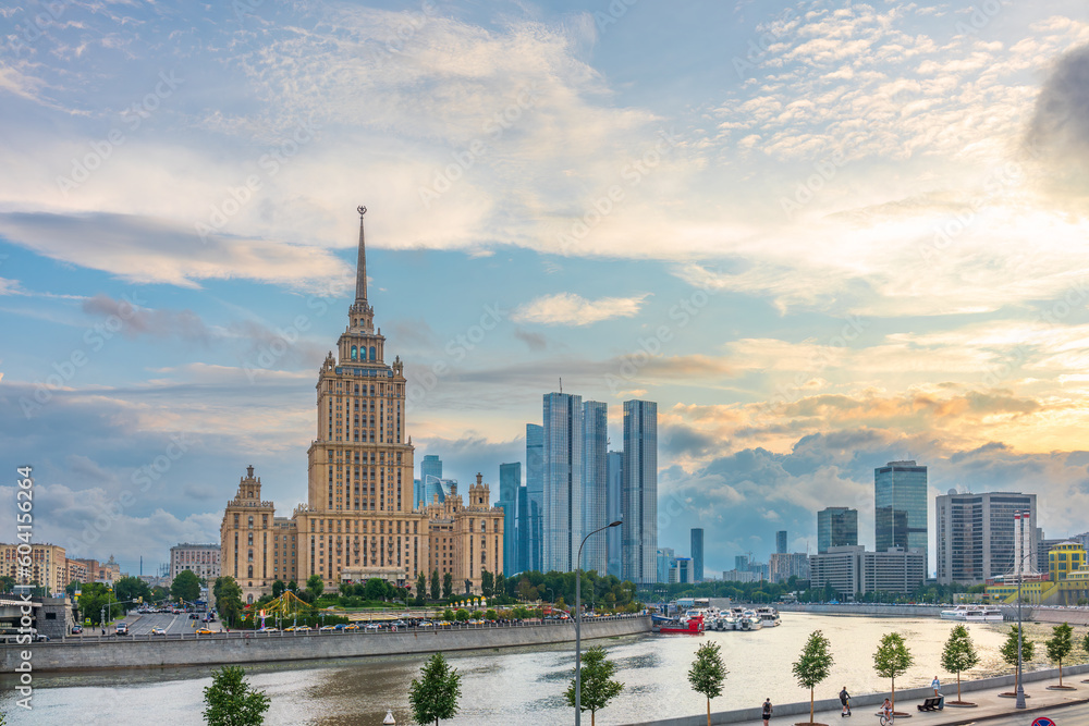 Obraz premium high-rise stalinist building near river at summer sunset in Moscow, Russia. Historic name is Hotel Ukraine.