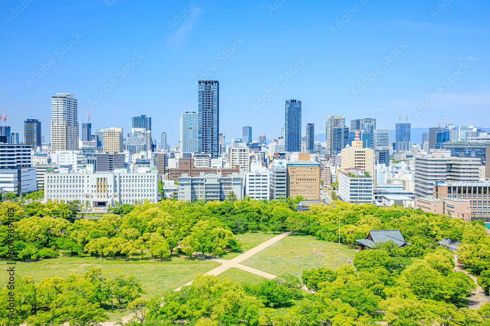 Obraz premium 初夏の大阪城天守閣から見た景色 大阪府大阪市 Scenery seen from the Osaka Castle tower in early summer. Oosaka Pref, Oosaka City.