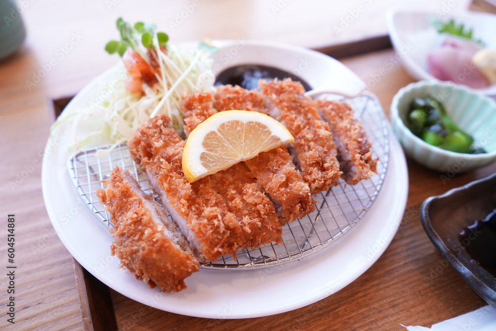 Japanese Food, Tonkatsu, Pork Cutlet - 日本料理 豚カツ
Japanese Food, Tonkatsu, Pork Cutlet - 日本料理 豚カツ