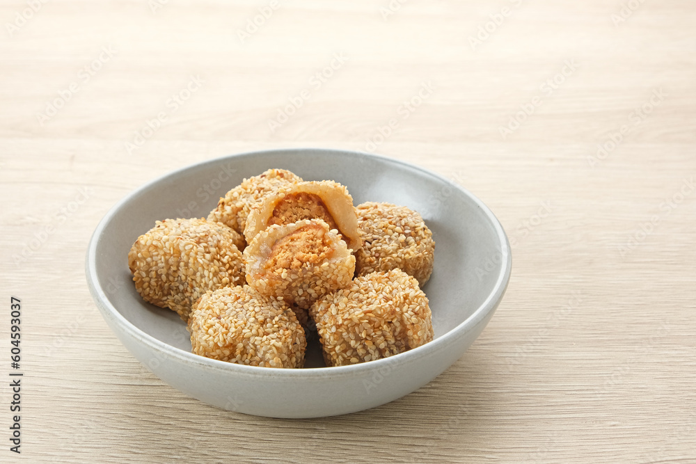 Mochi Dessert, made from glutinous rice with peanut paste filling
Mochi Dessert, made from glutinous rice with peanut paste filling