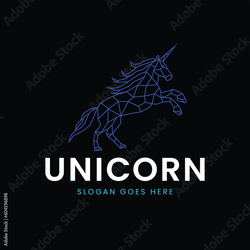 design a modern and minimalist logo geometric unicorn