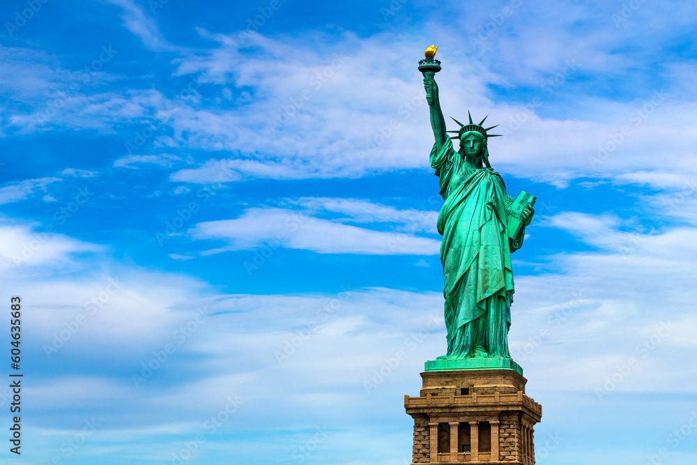 Fototapeta premium Statue of Liberty in New York