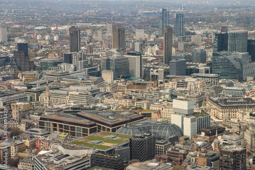 Londoner Häusermeer; Blick auf die City of London (Northern Cluster)