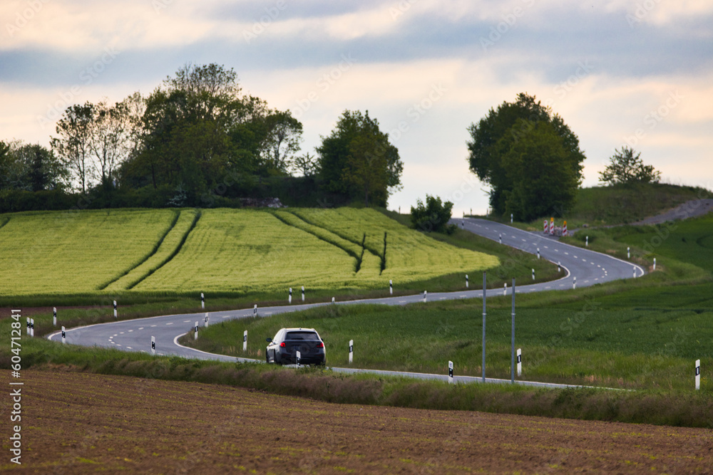 Straße im Weserbergland bei Bad Karlshafen Straße im Weserbergland bei Bad Karlshafen