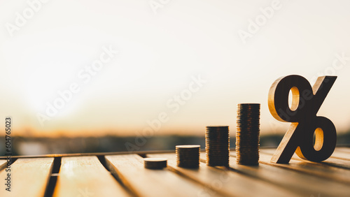 Photographie Percentage model with coins stack