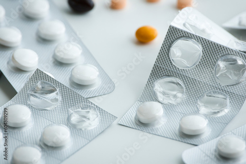 Quadro su tela 色々な薬 飲みかけの薬