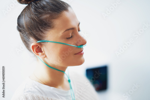Picture of woman having molecular hydrogen inhalation