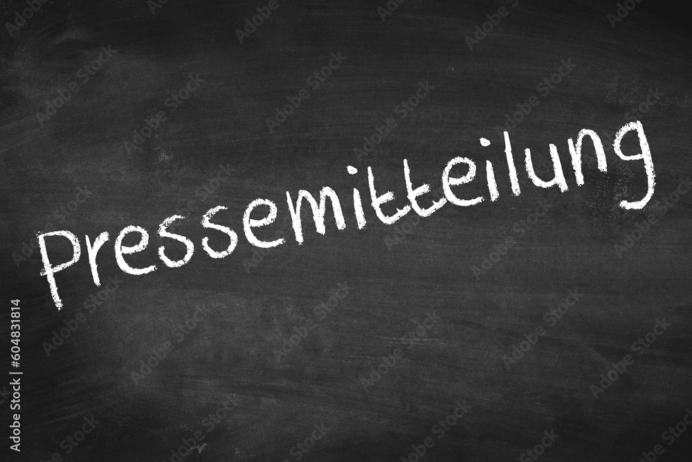 Schultafel auf der Pressemitteilung steht Schultafel auf der Pressemitteilung steht