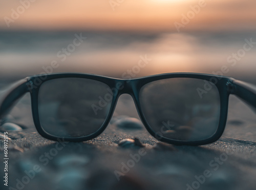 Strand durch die Sonnenbrille