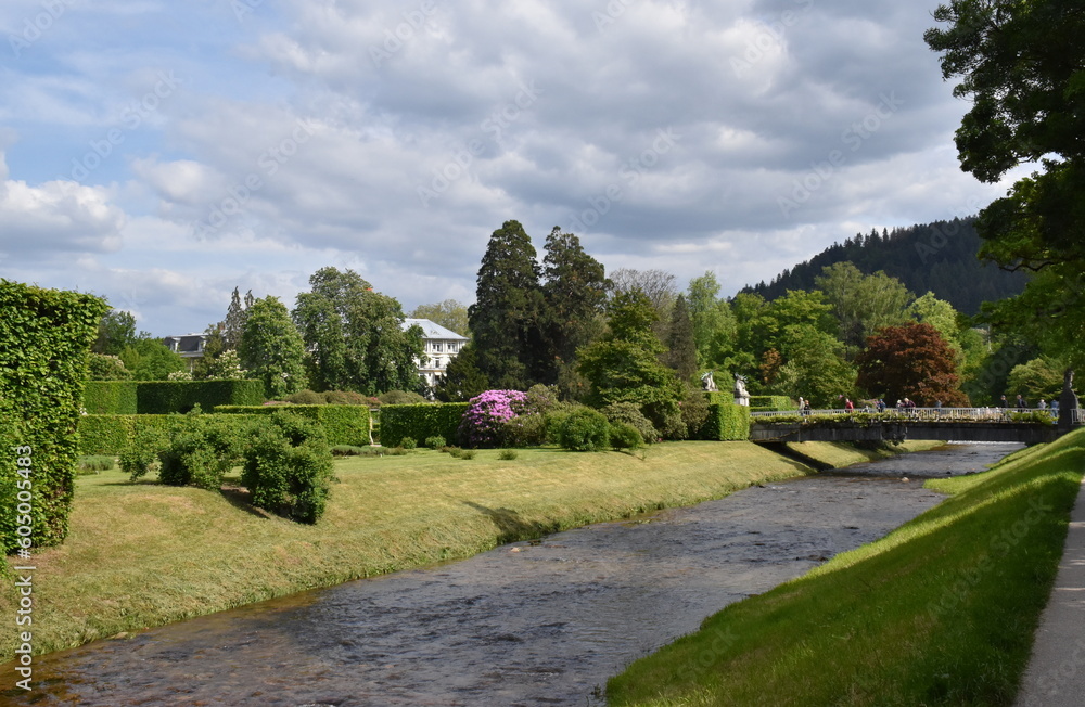 Die Murg im Kurpark von Baden-Baden