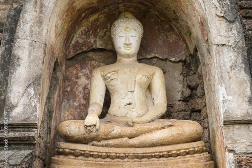 Obraz na płótnie Seated Buddha at Wat Chang Lom in Si Satchanalai w salonie