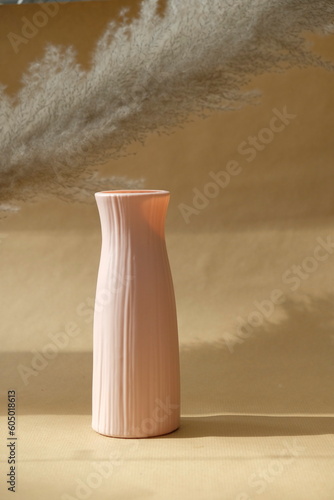 Vase pastel