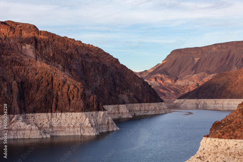 Bathtub Ring
Black Canyon
Lake Mead
Hoover Dam
Nevada - Arizona Bathtub Ring
Black Canyon
Lake Mead
Hoover Dam
Nevada - Arizona