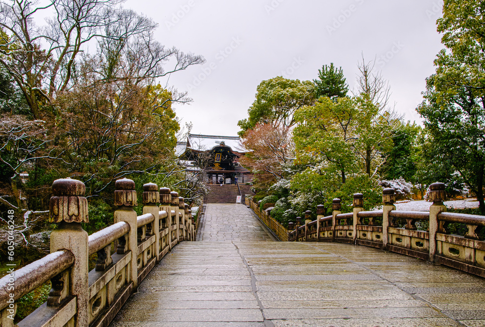 京都、大谷本廟の雪景色