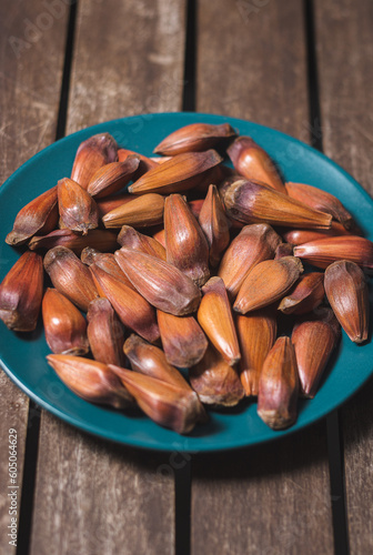 The pinhão is a traditional brazilian food on the winter and autunm seasons