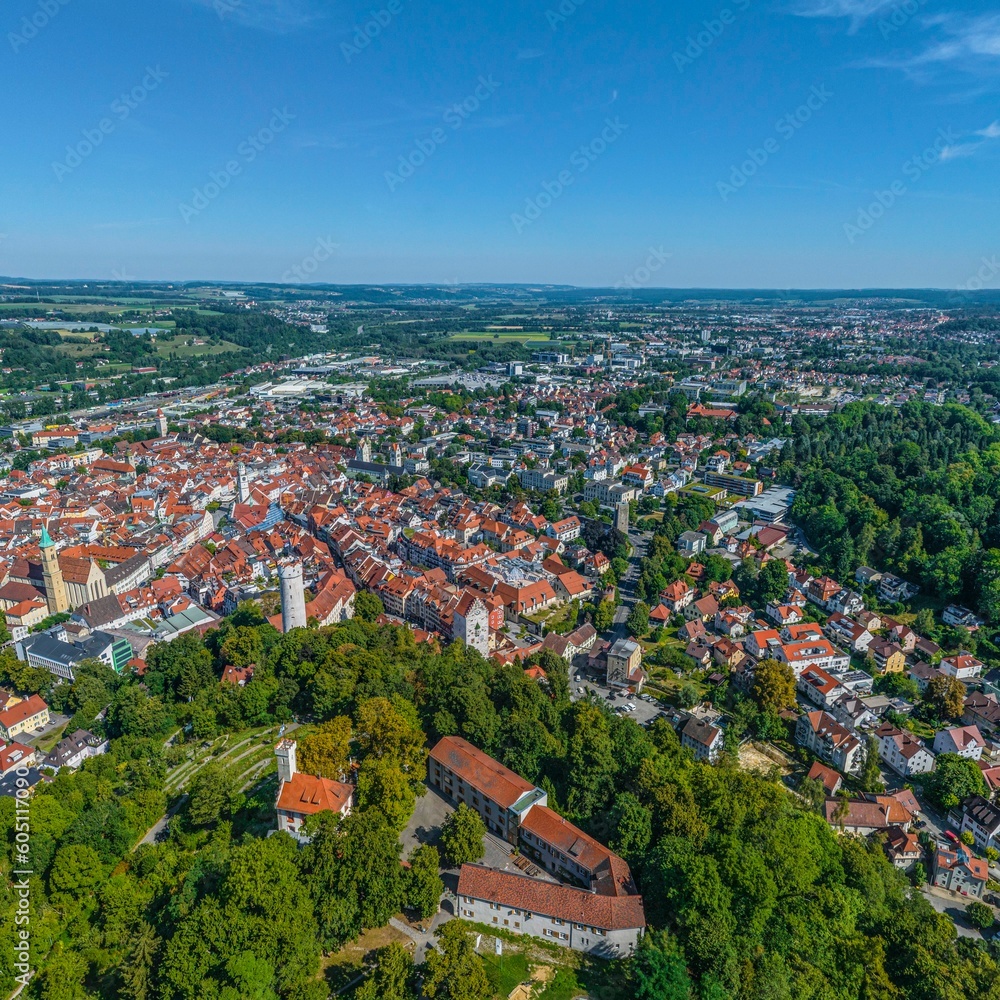 Ravensburg in Oberschwaben im Luftbild, Veitsburg im Vordergrund
