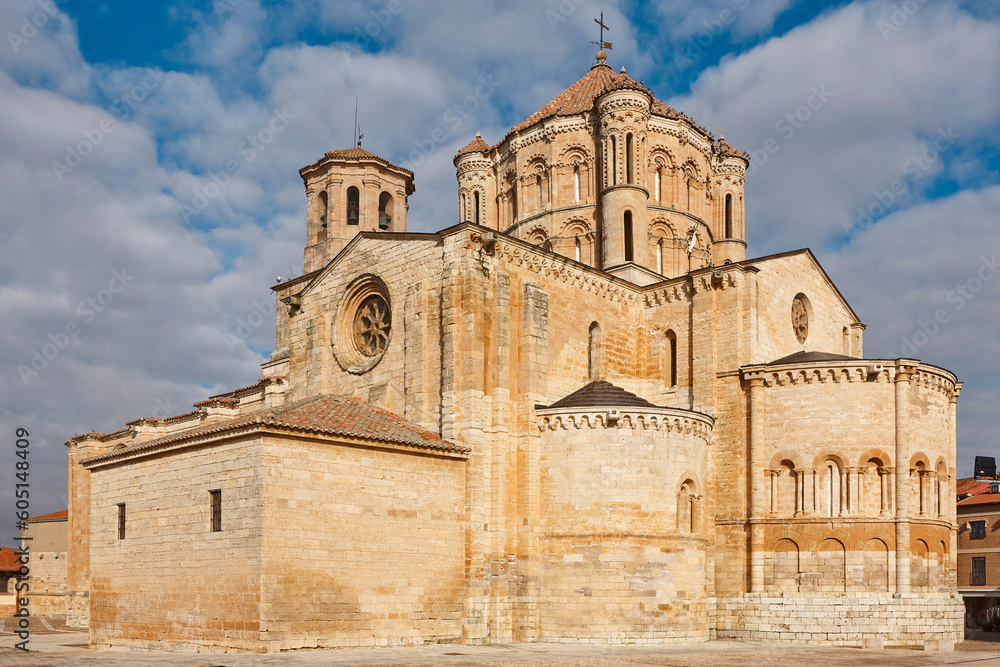 Romanesque and gothic church. Colegiata de Toro. Castilla León, Spain