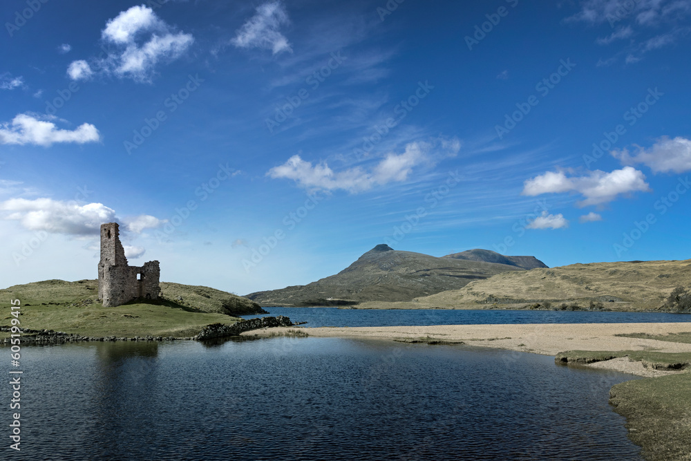 Ardvreck Castle, England, Scotland, Scottish highlands, Castle, mountains, lake, Loch Assynt, Westcoast. Ruin. 