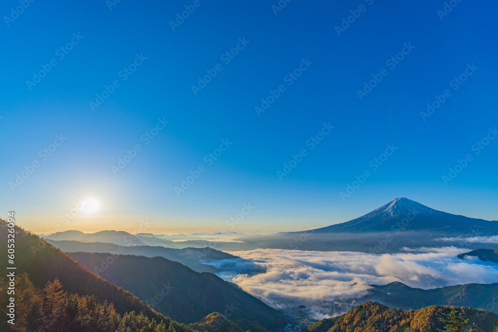 Naklejka premium 朝の富士山