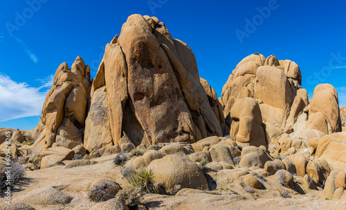 Pinnacle Rock Formation On The Skull Rock Nature Trail, Joshua Tree National Park, California, USA