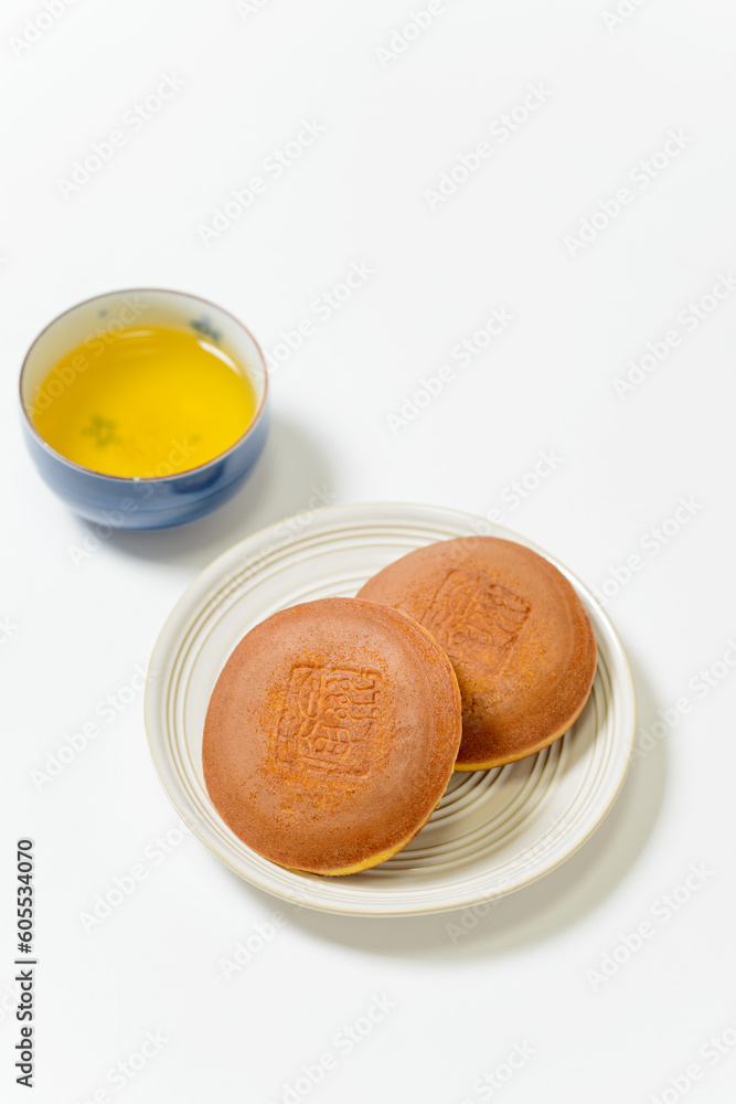 和菓子 どら焼き しっとり、ふわふわの生地の間に粒あんがたっぷり入った美味しい和菓子 和菓子 どら焼き しっとり、ふわふわの生地の間に粒あんがたっぷり入った美味しい和菓子