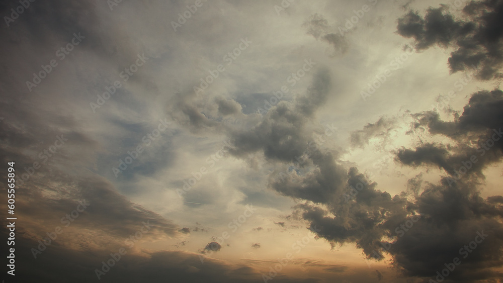 Himmel Dramatisch - Wolken - Beautiful Sky Background - Sunset - Sunrise - Sundown - Clouds - Concept - Nature - Closeup - Sun - Light - Textur - Wallpaper - High quality photo	