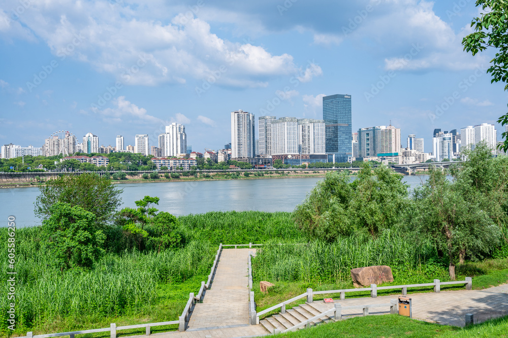 Obraz premium Ecological Landscape of Urban Green Space in Xiangjiang Scenic Belt, Zhuzhou, China