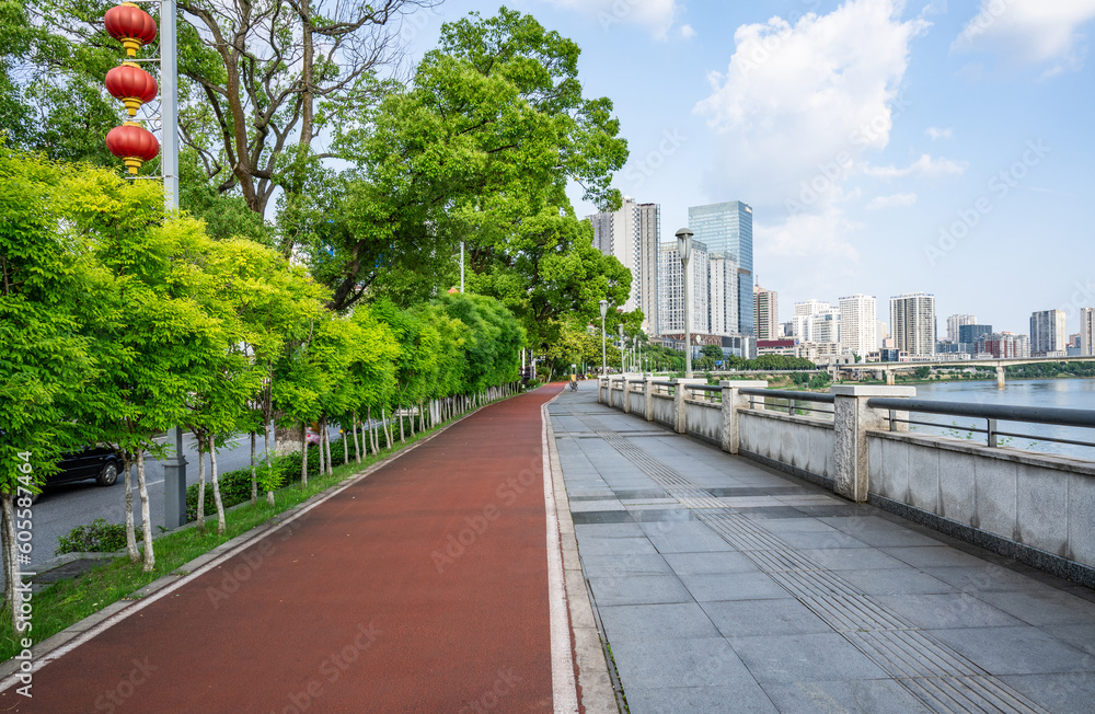 Fototapeta premium Beautiful Xiangjiang River Trail scenery in Zhuzhou, Hunan, China
