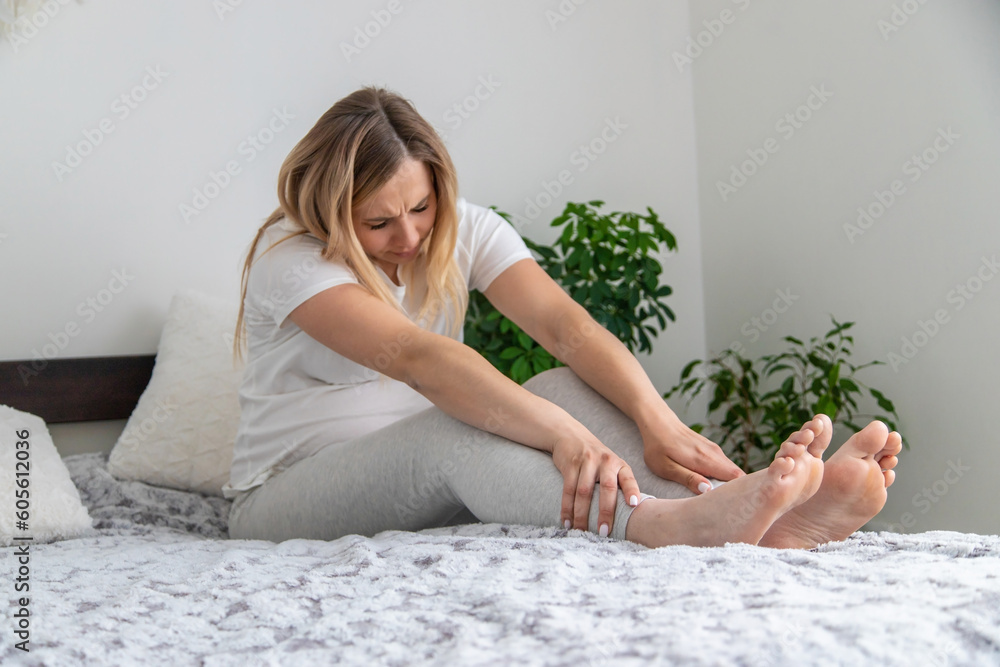 Pregnant woman legs are swollen. Selective focus. Pregnant woman legs are swollen. Selective focus.