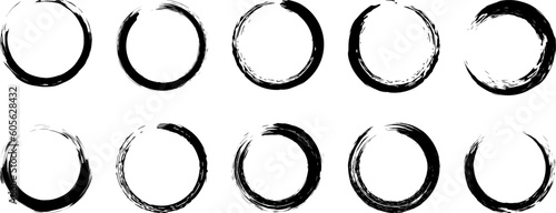 grunge paintbrush in round shapes - on transparent background