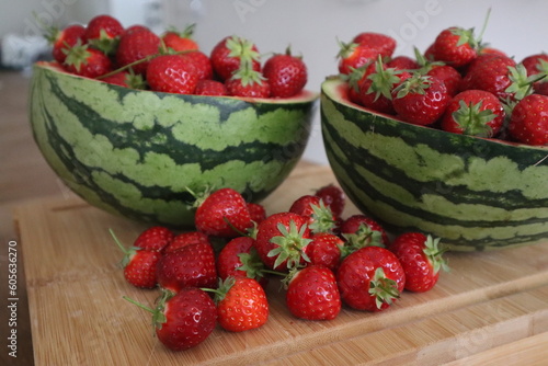 Melone mit Erdbeeren
