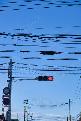 交通ルールの止まれの赤信号