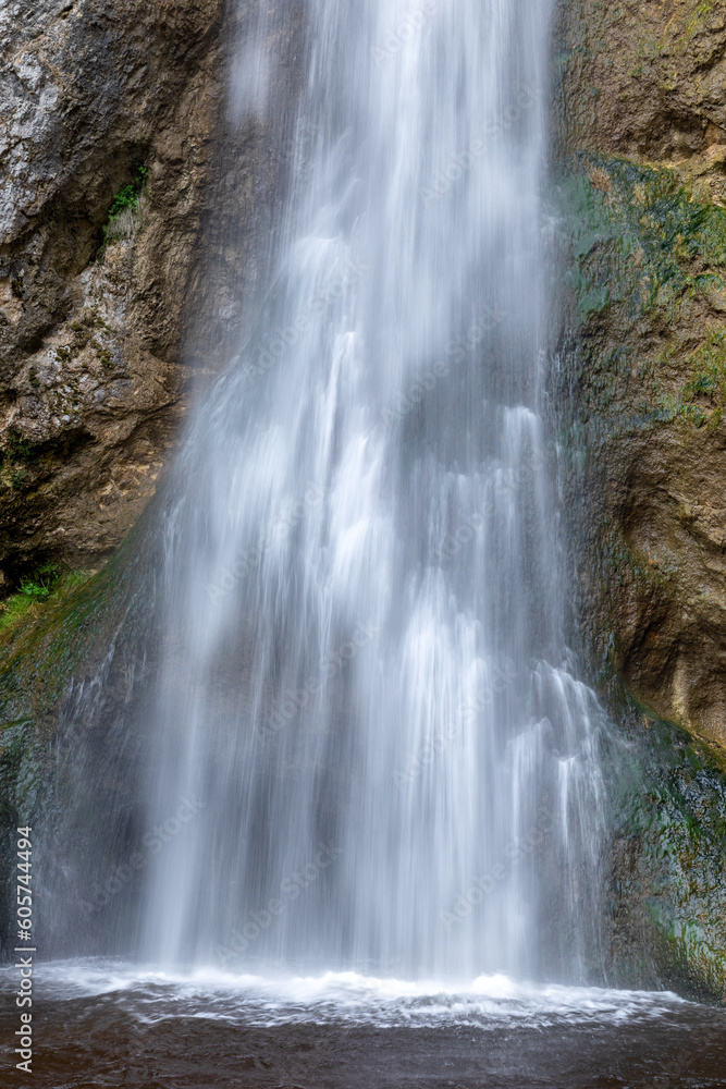 Fototapeta premium Wasserfall in der Plötz Klamm am Rettenbach bei Salzburg, Österreich