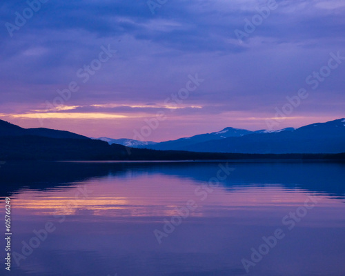 Sunset over the Swedish lake © Samuel