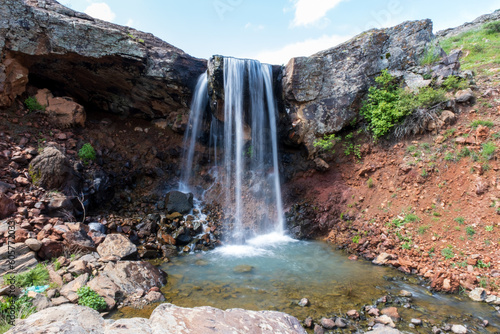stony waterfall in T  rkiye