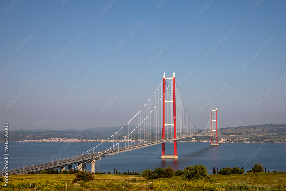 Obraz premium Çanakkale 1915 Bridge Became One of the World's Largest Suspension Bridges ( Çanakkale 1915 Köprüsü )