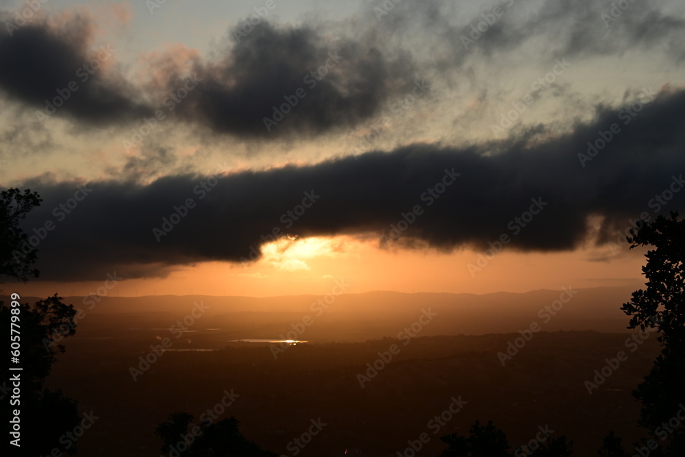 Obraz premium sunrise in the mountains