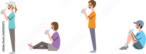 熱中症対策で水分補給する人たち