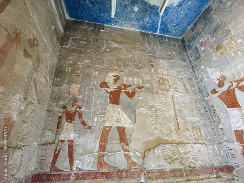 Foto Jeroglíficos en el Templo de Hatshepsut, Lúxor, Egipto.