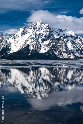 Wallpaper Mural Single peak, Grand Tetons Torontodigital.ca