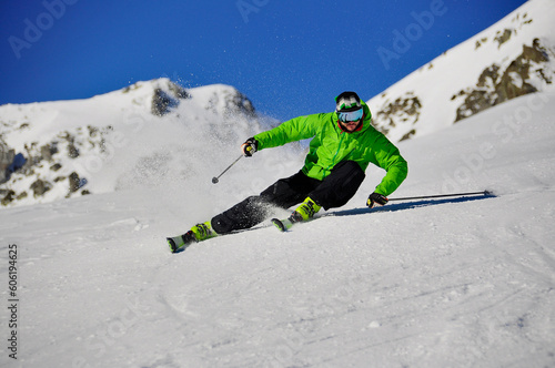 esquiando en silla de ruedas, esqui adaptado