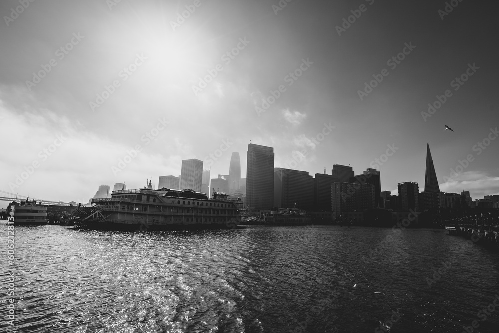 Fototapeta premium Foggy day in san francisco