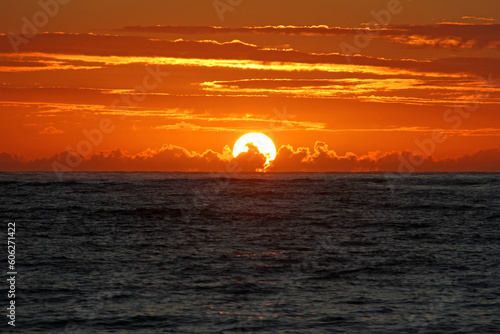 Fototapeta Naklejka Na Ścianę i Meble -  Sun Rise in Hawaii