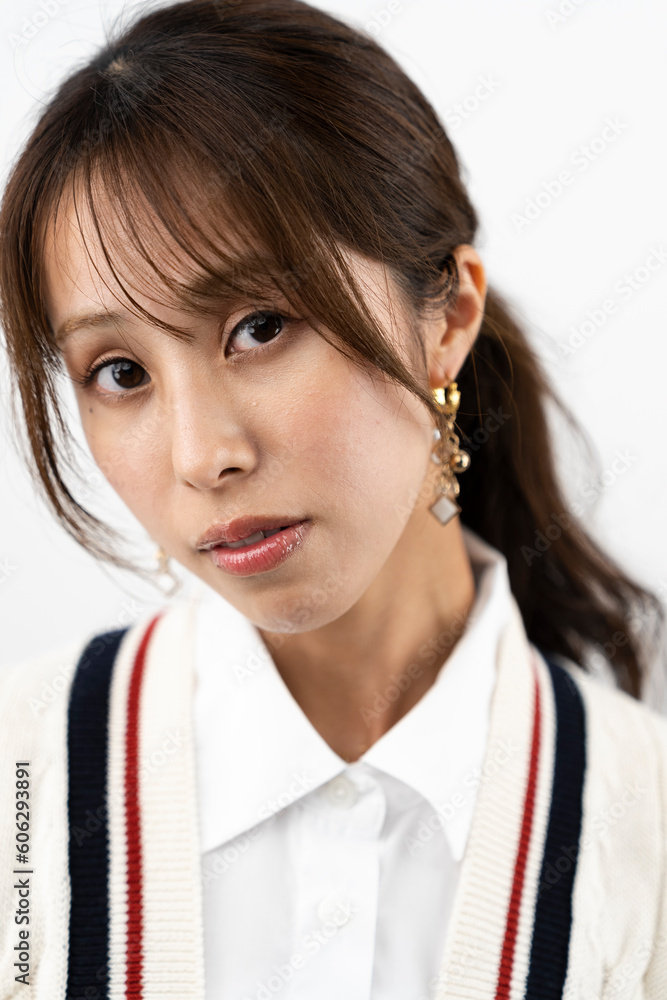 ピアスをした女性