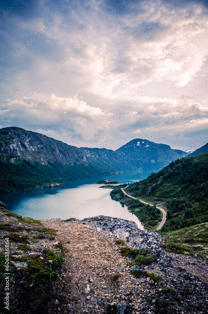 Obraz premium lake and mountains