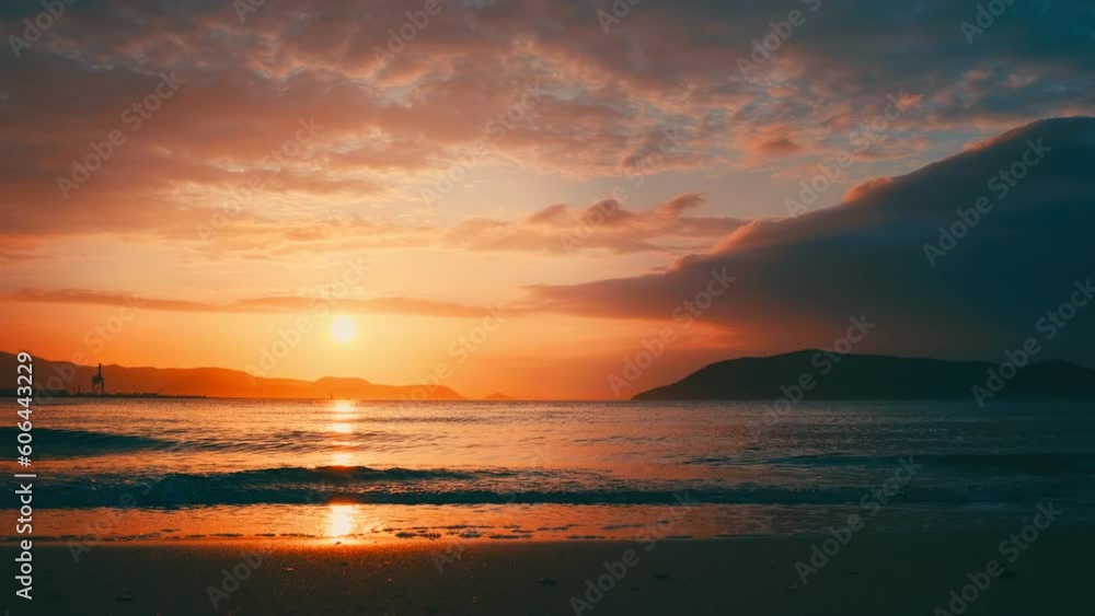 夕日が沈む海のビーチ 固定撮影 夕日が沈む海のビーチ 固定撮影